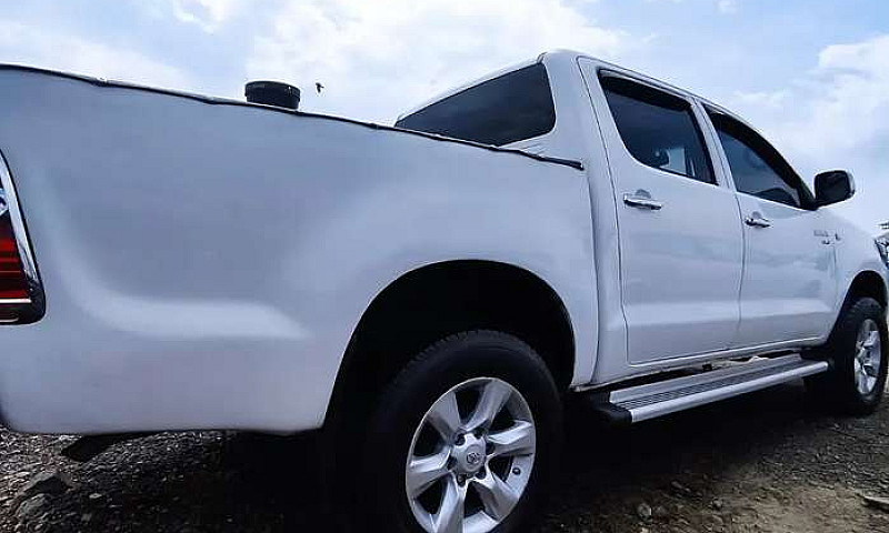 Toyota Hilux 4*4 Ful...