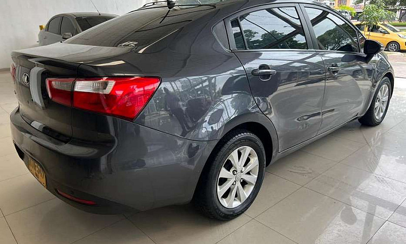 Kia Rio Automatico...