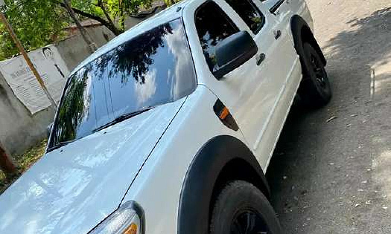 Vendo Ford Ranger 4X...