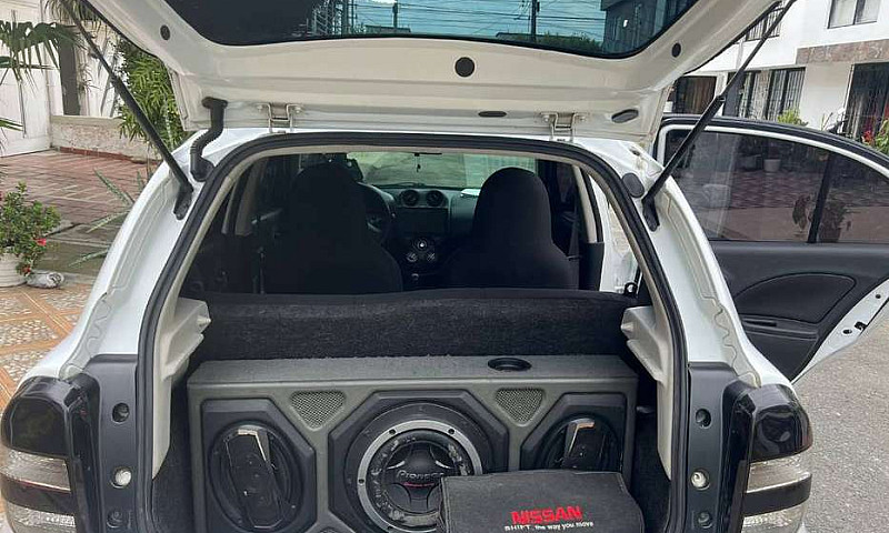 Espectacular Nissan ...