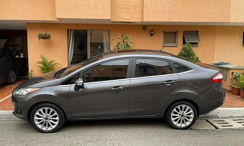 Ford Fiesta Titanium...