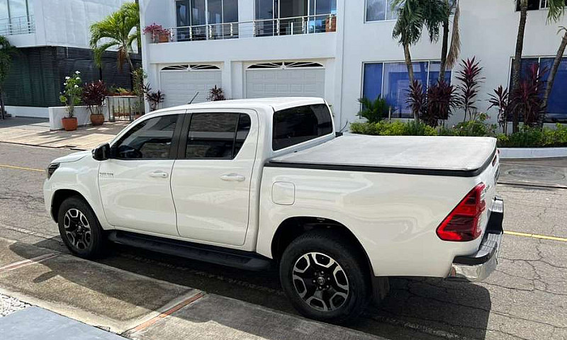 Toyota Hilux...