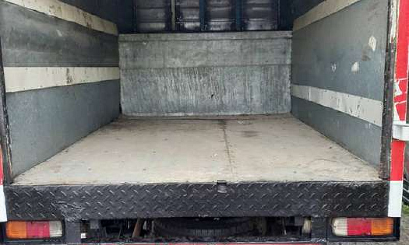 Camioneta Mazda B220...