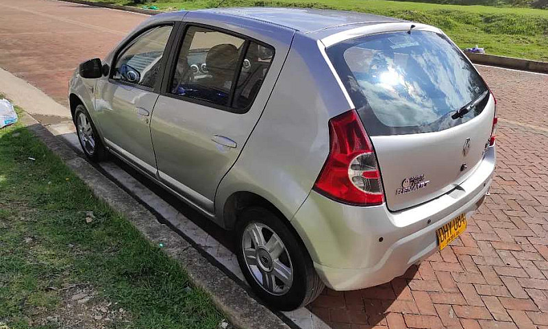 Renault Sandero Dyna...