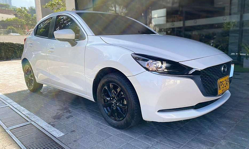 Vendo Mazda 2 Tourin...