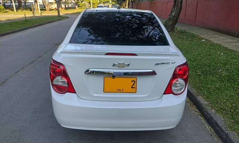 Chevrolet Sonic 2014...