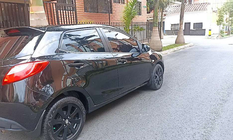 Vencambio Mazda 2 Mo...