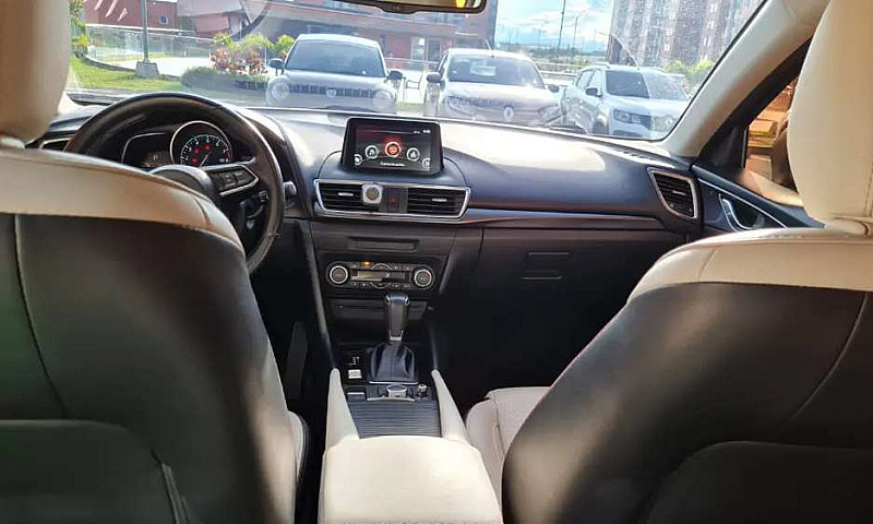 Mazda 3 Grand Tourin...