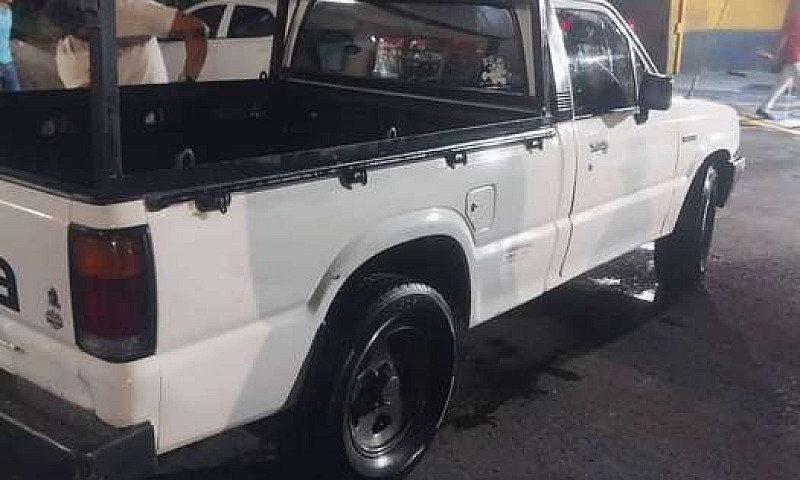 Mazda B2000 En Exele...
