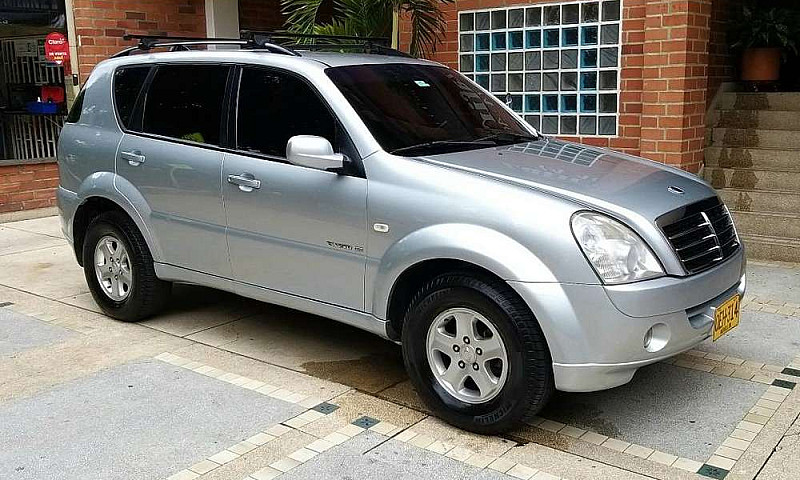 Ssangyong Rexton 200...