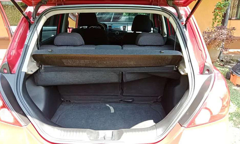 Nissan Tiida 2008...