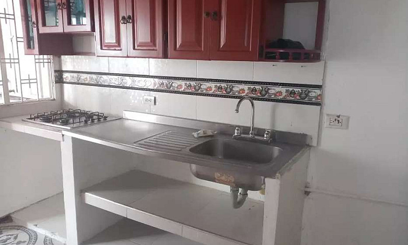 Casa De Dos Pisos Ba...