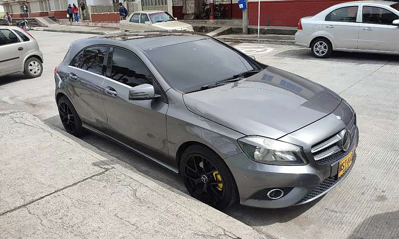 Mercedes Benz A200 2...