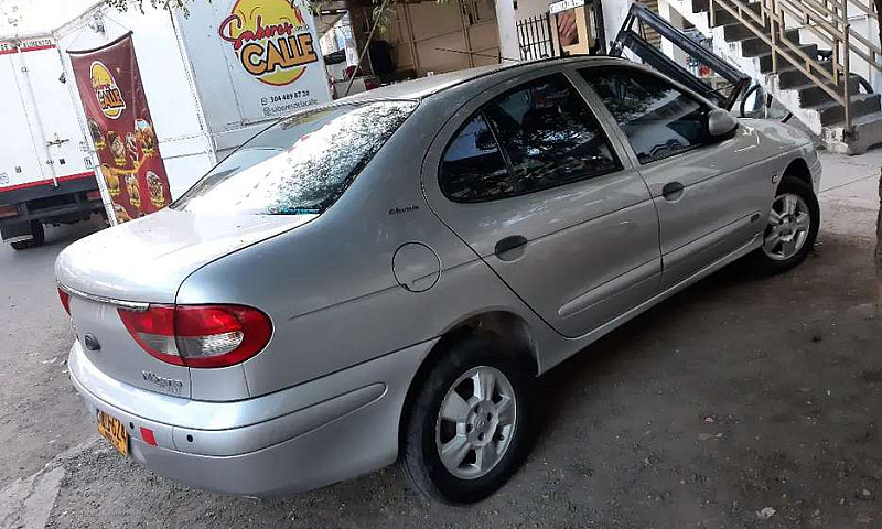Se Vende Un Renault ...