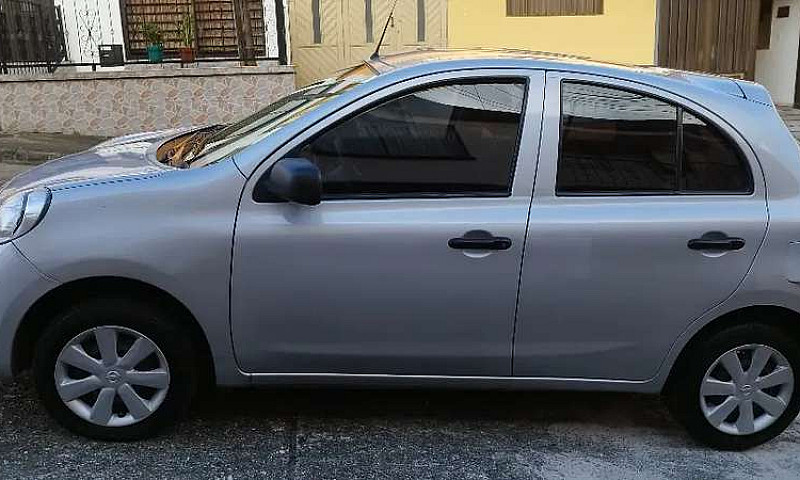 Nissan March 2018 Ún...