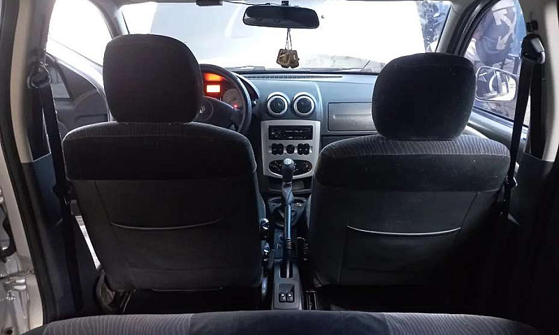 Renault Sandero 2009...