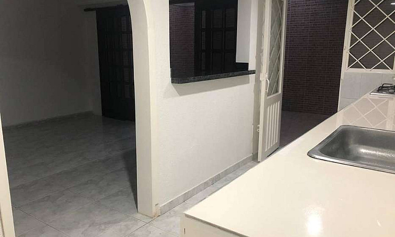 Se Vende Casa Grande...