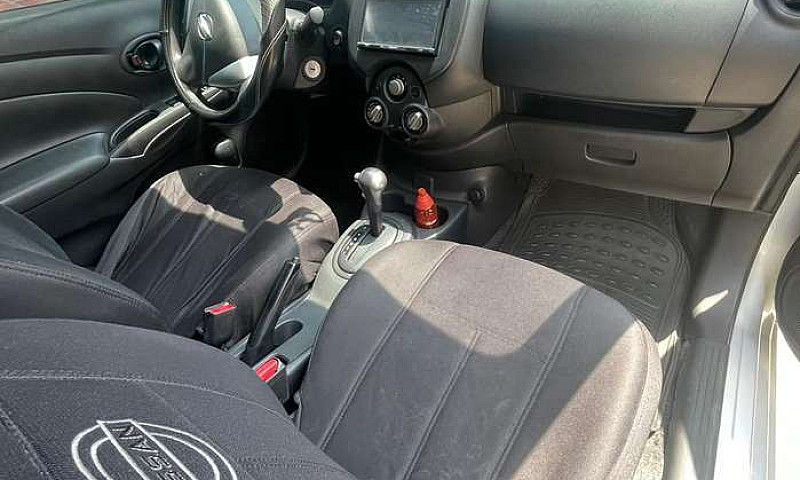 Nissan Versa 2022 Au...