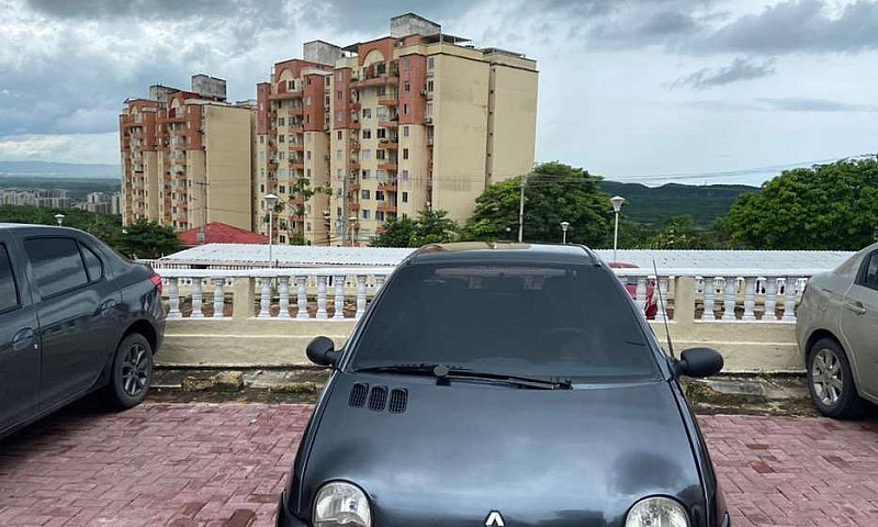 Hermoso Twingo Model...