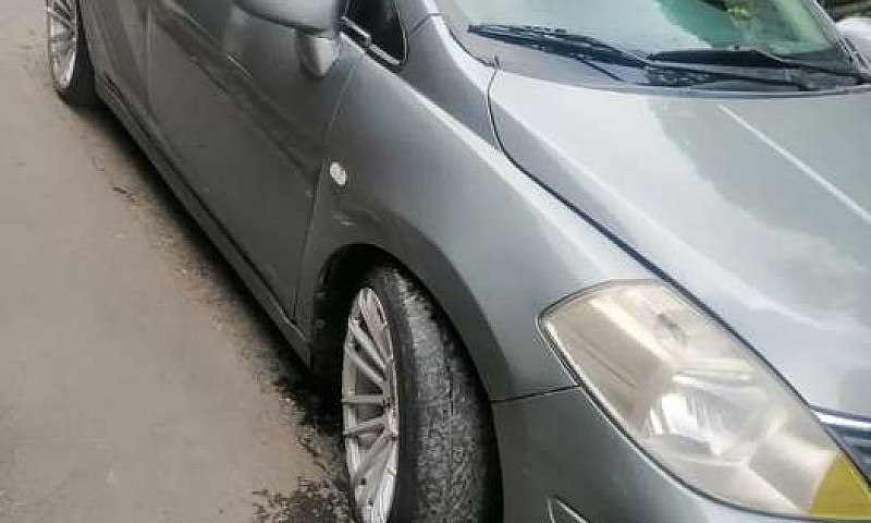 Vendo Nissan Tiida S...