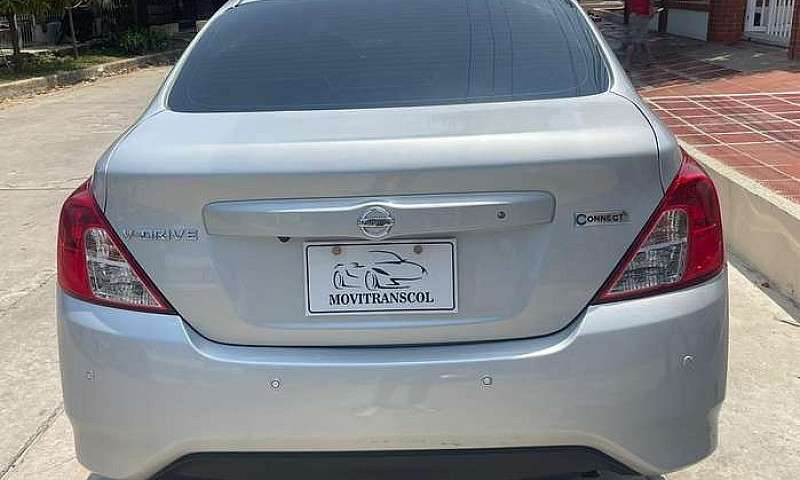 Nissan Versa 2022 Au...