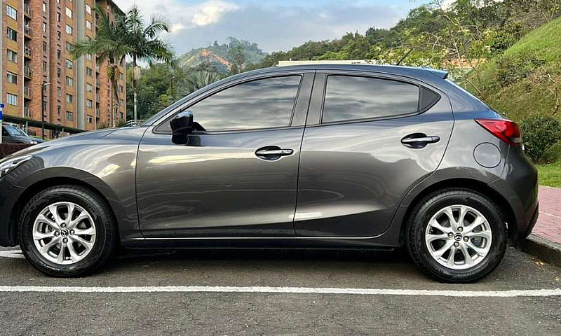 Mazda 2 Touring Refu...