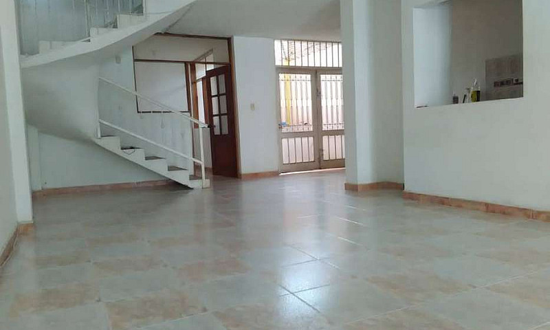 Casa Grande En Villa...