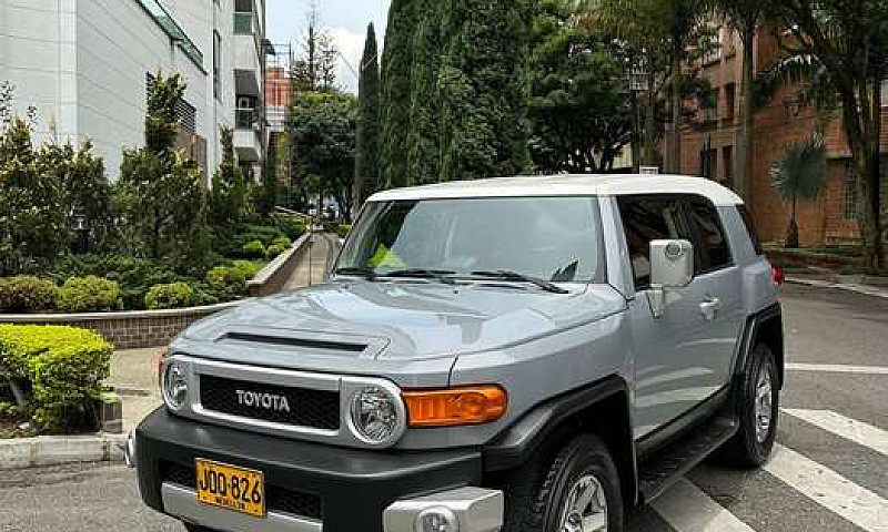 Toyota Fj Cruiser 4....