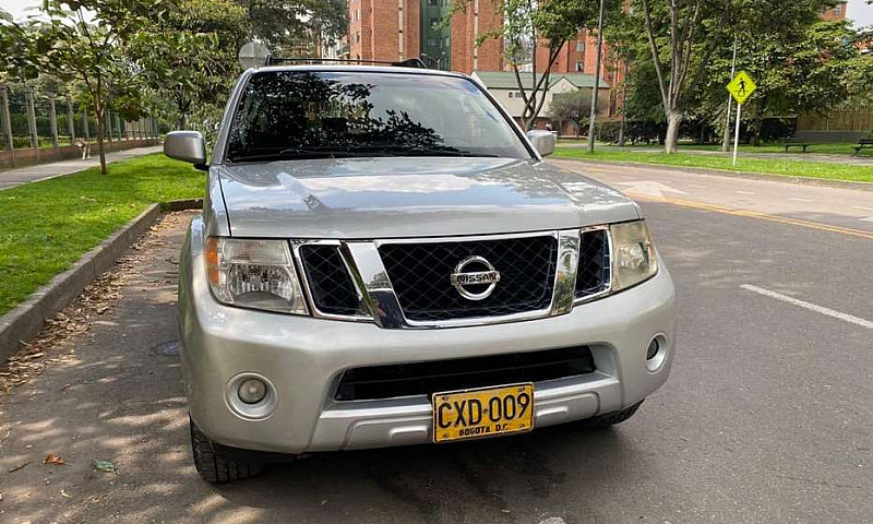 Nissan Pathfinder 20...