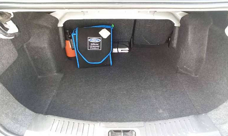 Vendo Ford Fiesta Ti...