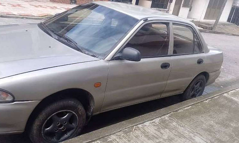Se Vende Carro Mitsu...