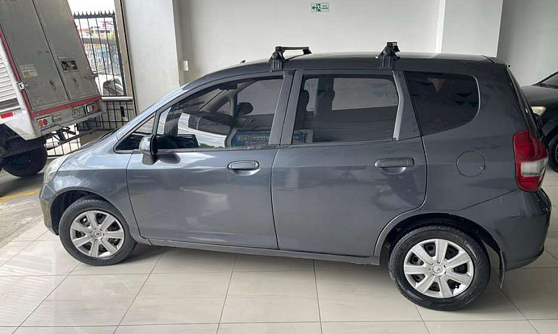 Honda Fit 2005...