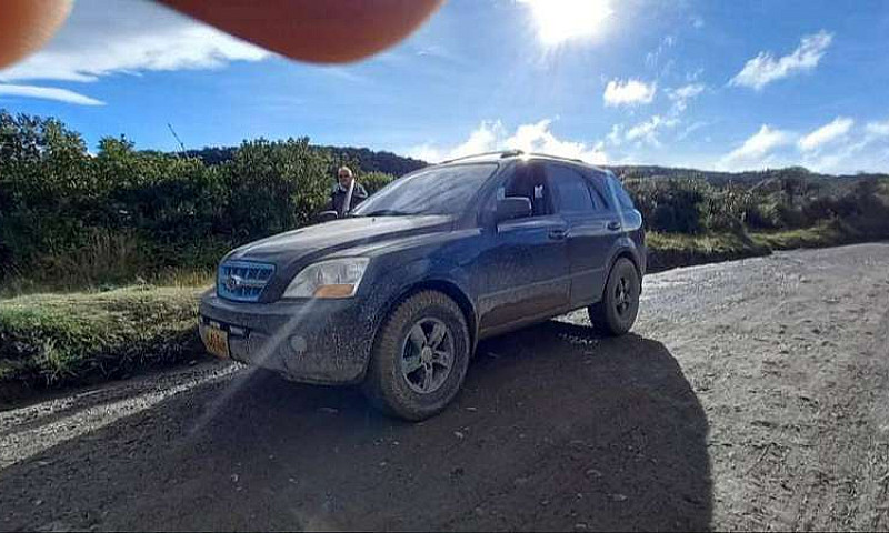 Vendo Kia Sorento Di...