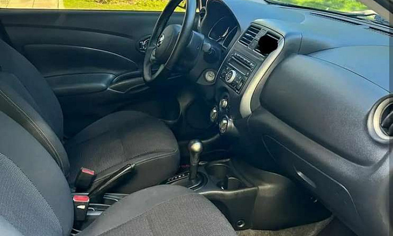 Nissan Versa Automát...