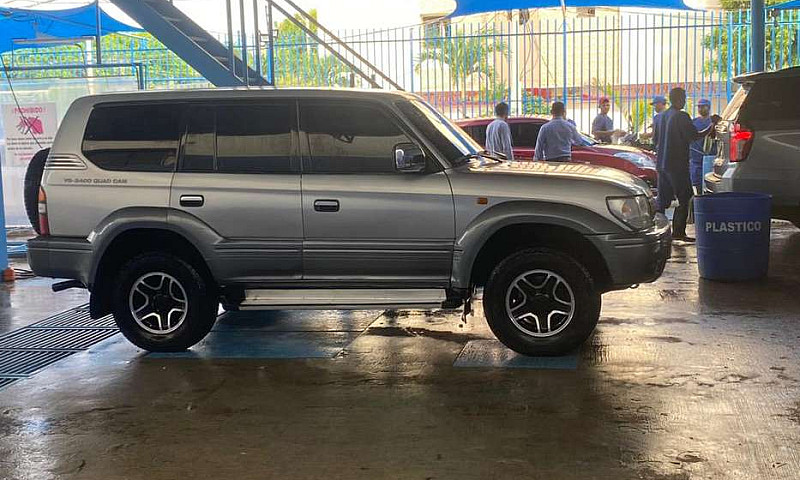 Vendo Toyota Prado E...