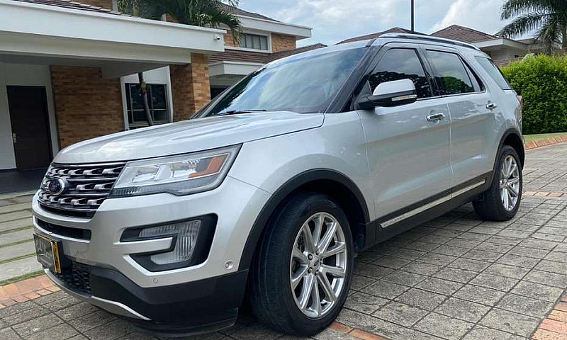 Ford Explorer Limite...