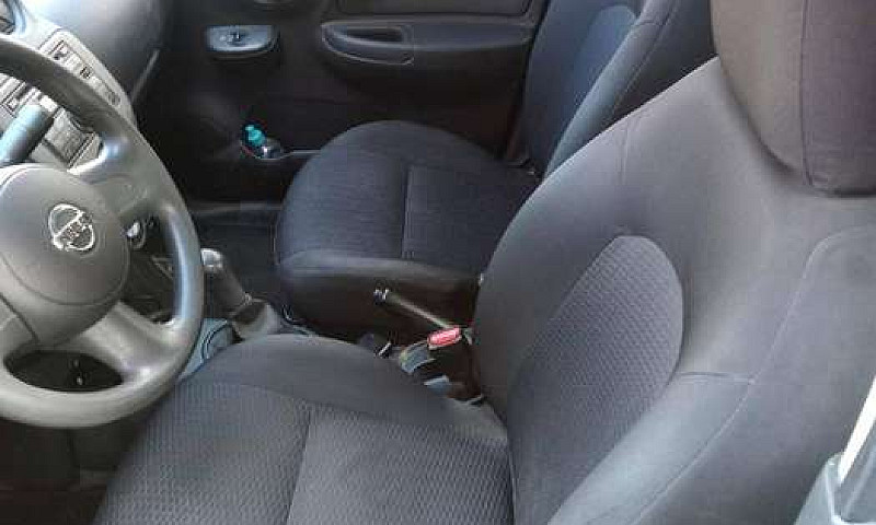 Vendo Nissan March 2...
