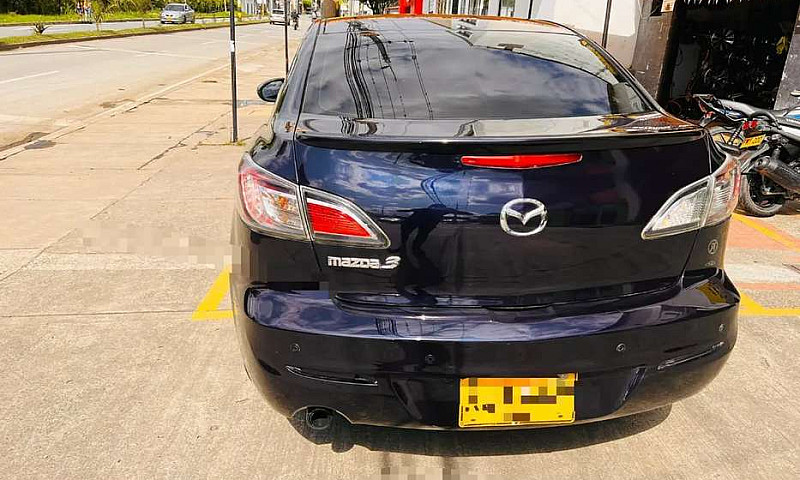 Mazda 3 2012 
Placas...
