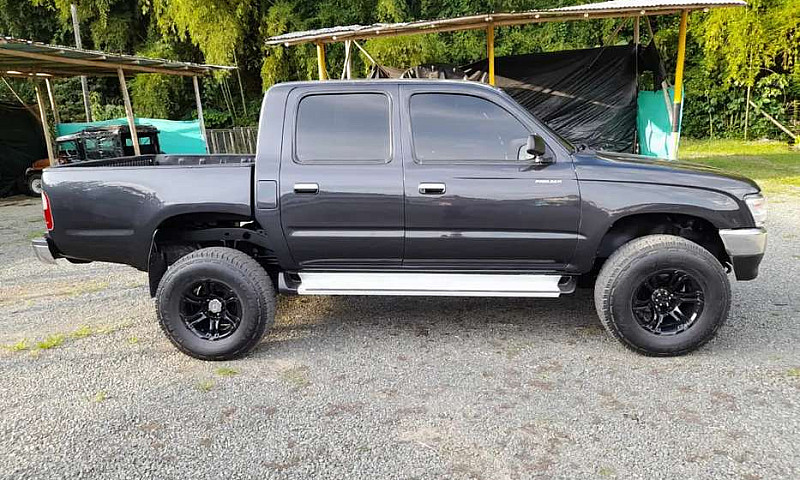 Se Vende Toyota Hilu...