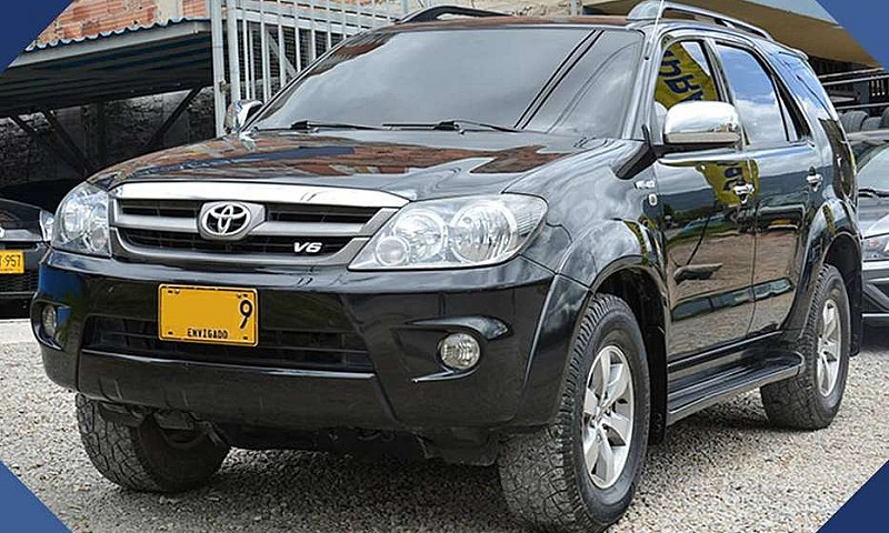 Toyota Fortuner 4.0 ...