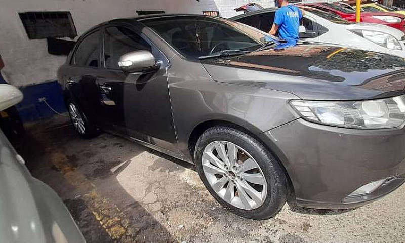 Kia Cerato Forte 201...