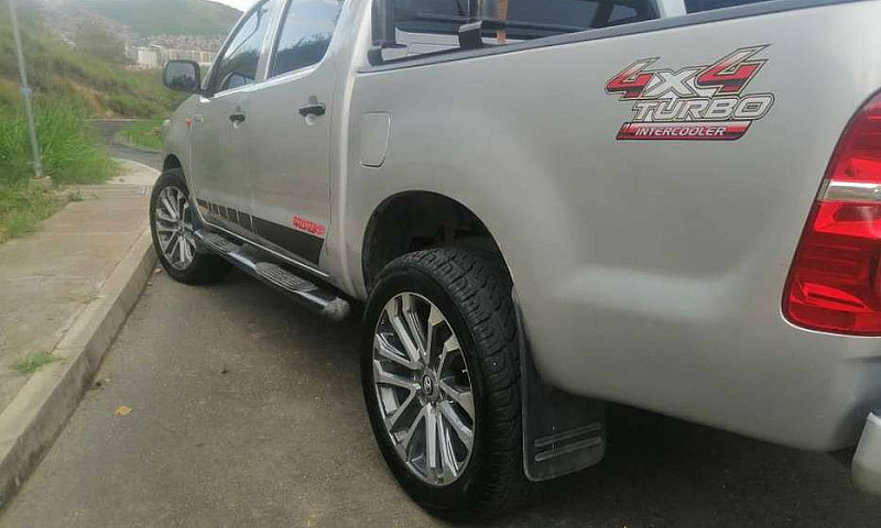 Toyota Hilux 4X4 Tur...