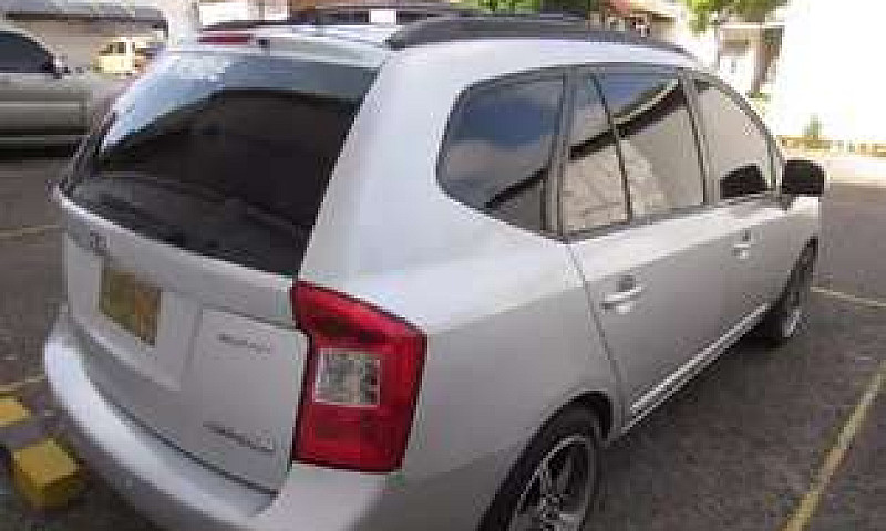 Se Vende Kia Carens ...