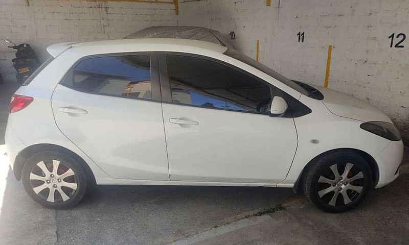 Mazda 2 2010 Excelen...