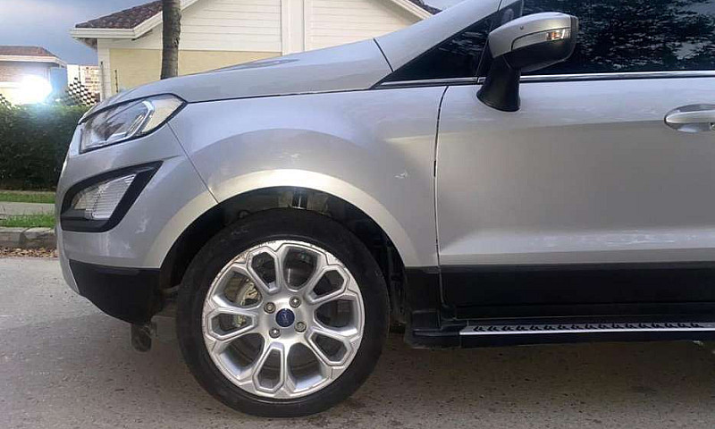 Ford Ecosport Titani...