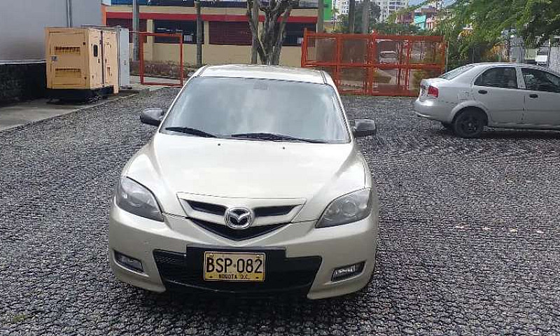 Vendo Automóvil Mazd...