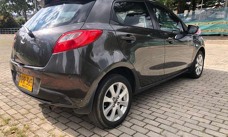 Vendo Mazda 2 Excele...