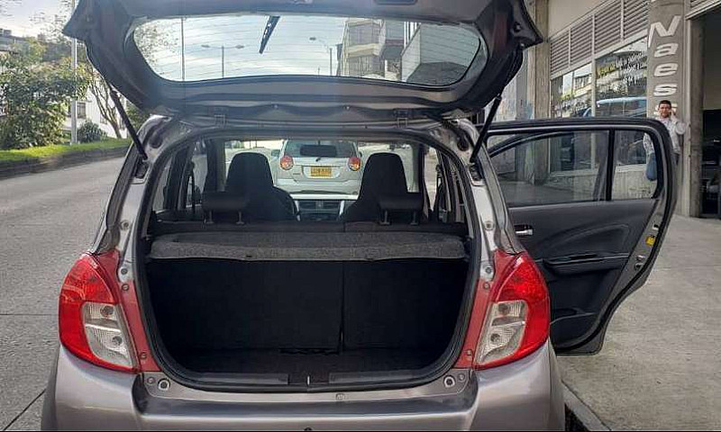 Vendo Automovil Suzu...