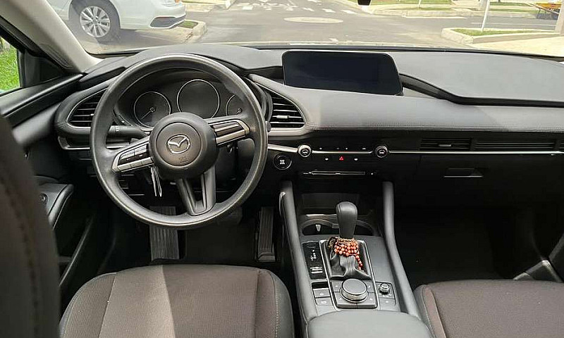 Mazda 3 Sedan, Poco ...
