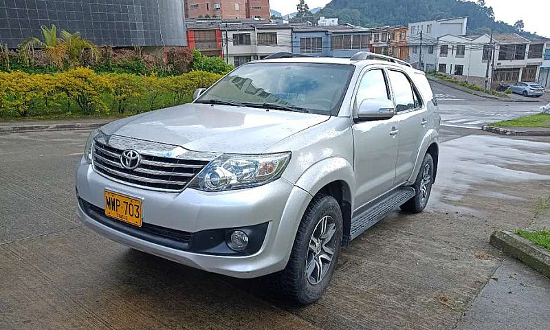 Toyota Fortuner 2.7 ...